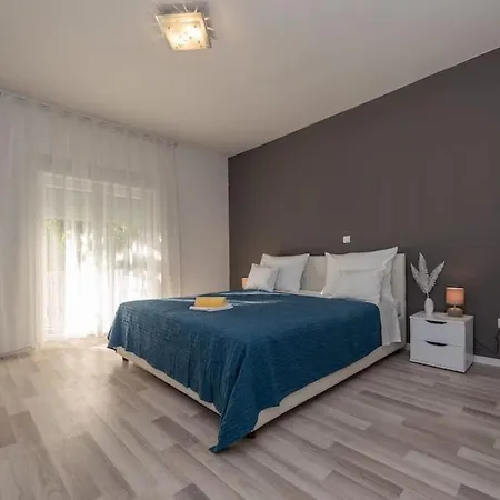 Mendula Villa *